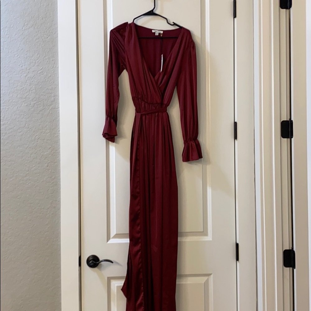 Maroon long sleeve maxi dress